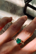 Load image into Gallery viewer, Emerald Heart with Twinkling Diamond Thorns Ring