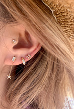 Load image into Gallery viewer, Baguette Diamond Stud Earring
